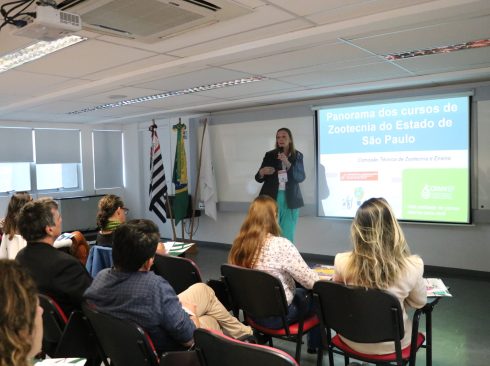 03.07.2023_Panorama_cursos_Zootecnia_Célia_Carrer_crédito Divulgação CRMV-SP