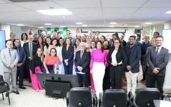 Posam para a foto os Secretários-Gerais e Vice-Presidentes do Sistema CFMV CRMVs.