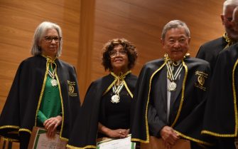 Da esquerda para a direita: Helenice de Souza Spinosa, membro da Comissão de Educação; Agar Costa Alexandrino de Perez, presidente da Comissão de Aquicultura; e Masao Iwasaki, membro da Comissão de Política Públicas do Regional.